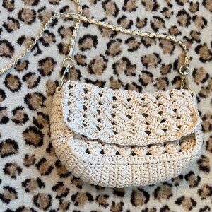 Chic Cream Crochet Crossbody Bag with Gold Chain